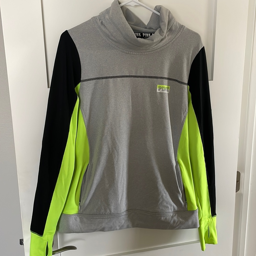 PINK ultimate sweatshirt- super comfy!